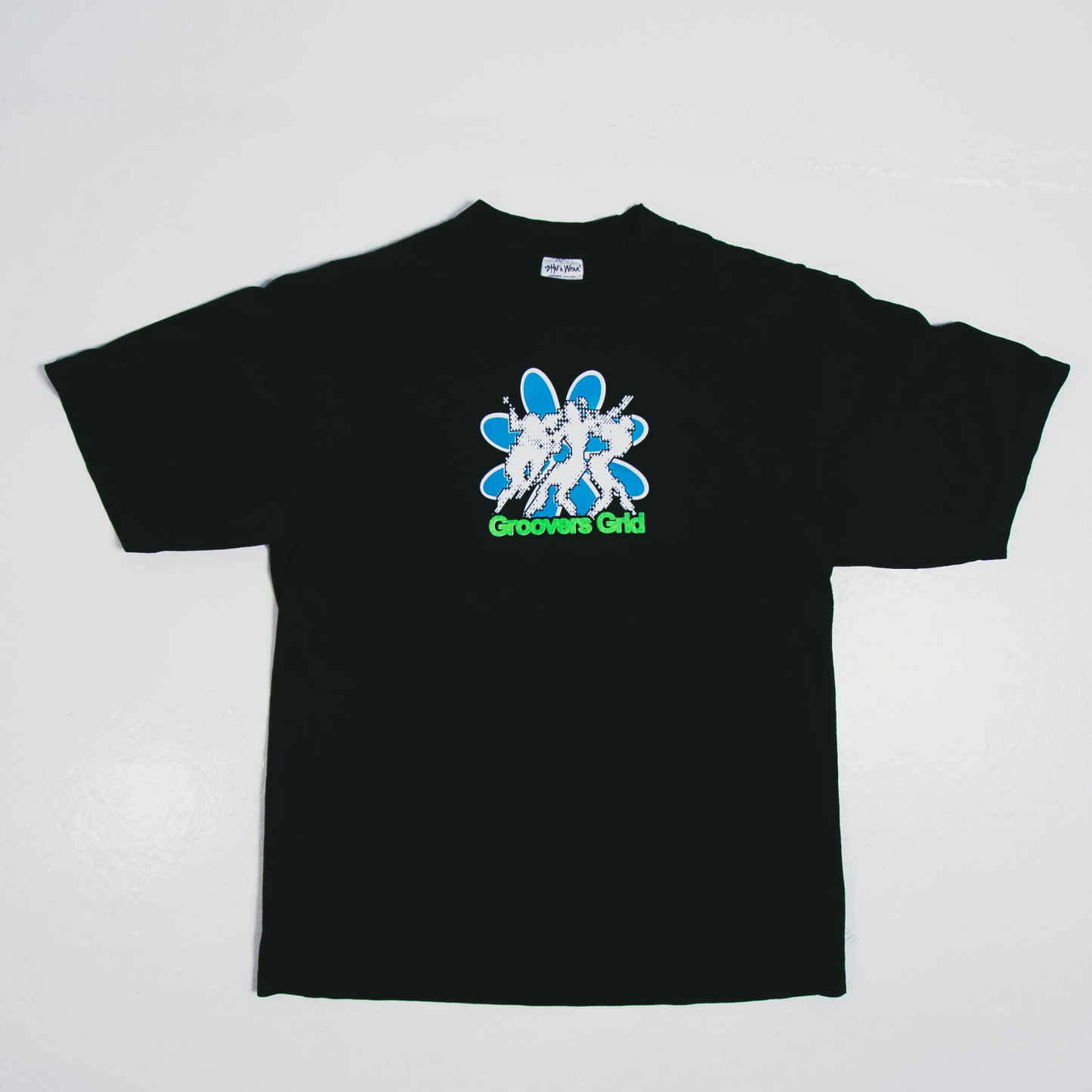 groovers grid dancin' tee